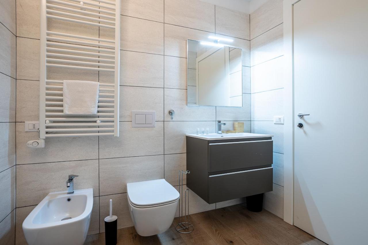 City Centre Apartment - 10 Minutes To Duomo - Free Wifi E Netflix 米兰 外观 照片